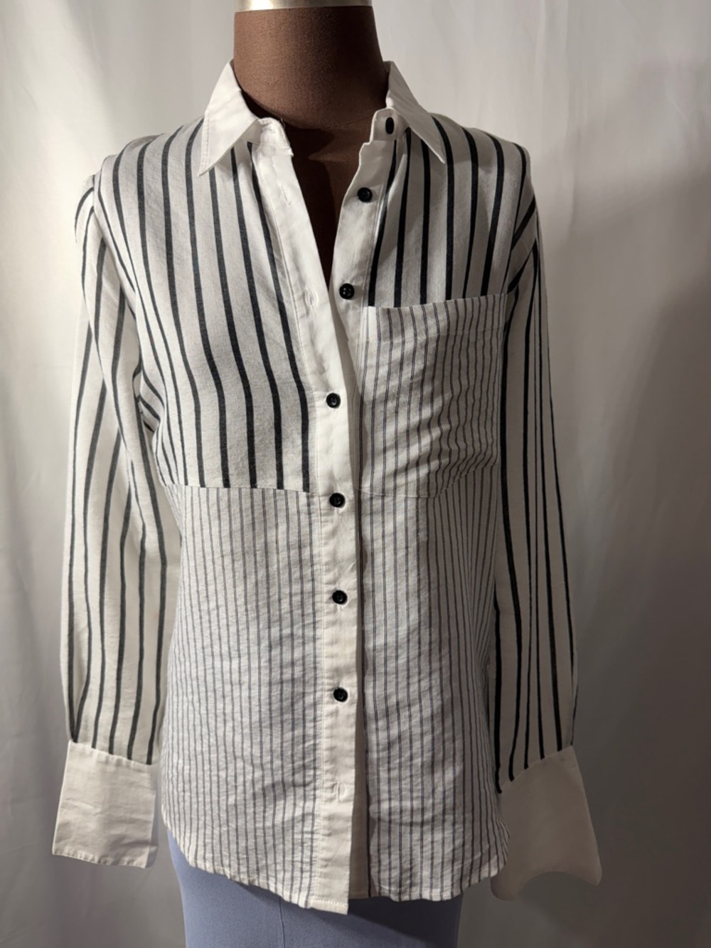 Alberto Makali Black & White Vertical Stripe Button-Down Shirt Size M